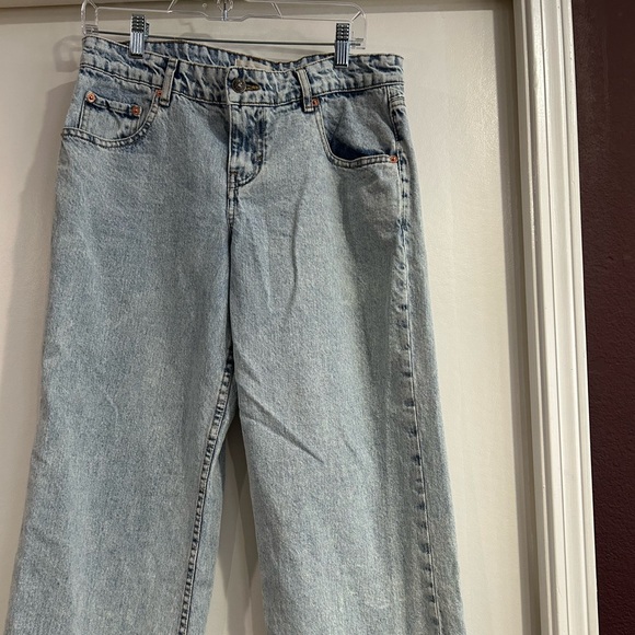 Motel Rocks Low Rise Parallel Jeans in 80s
Light Blue Wash - Picture 1 of 7